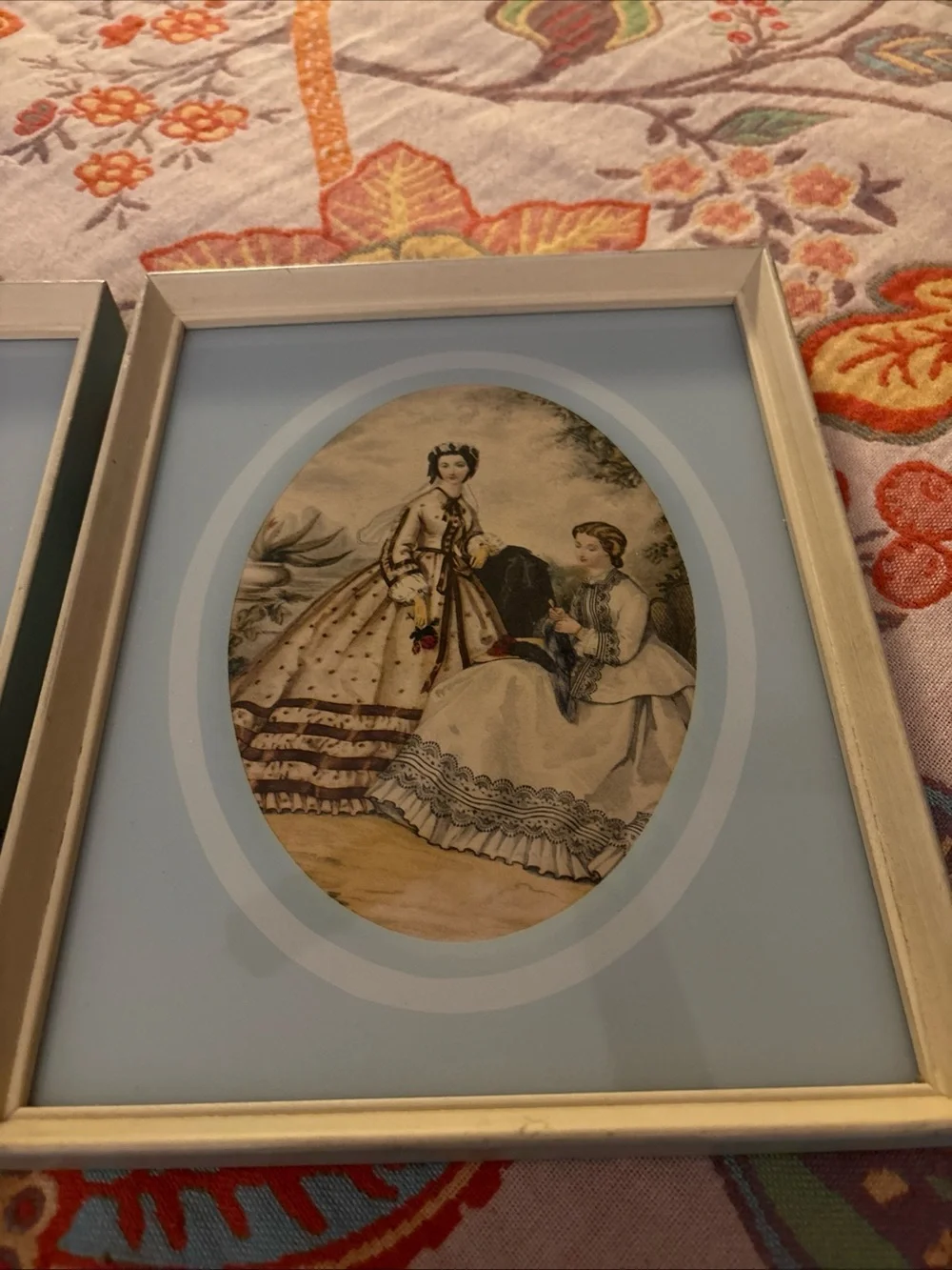 N/A frames color prints